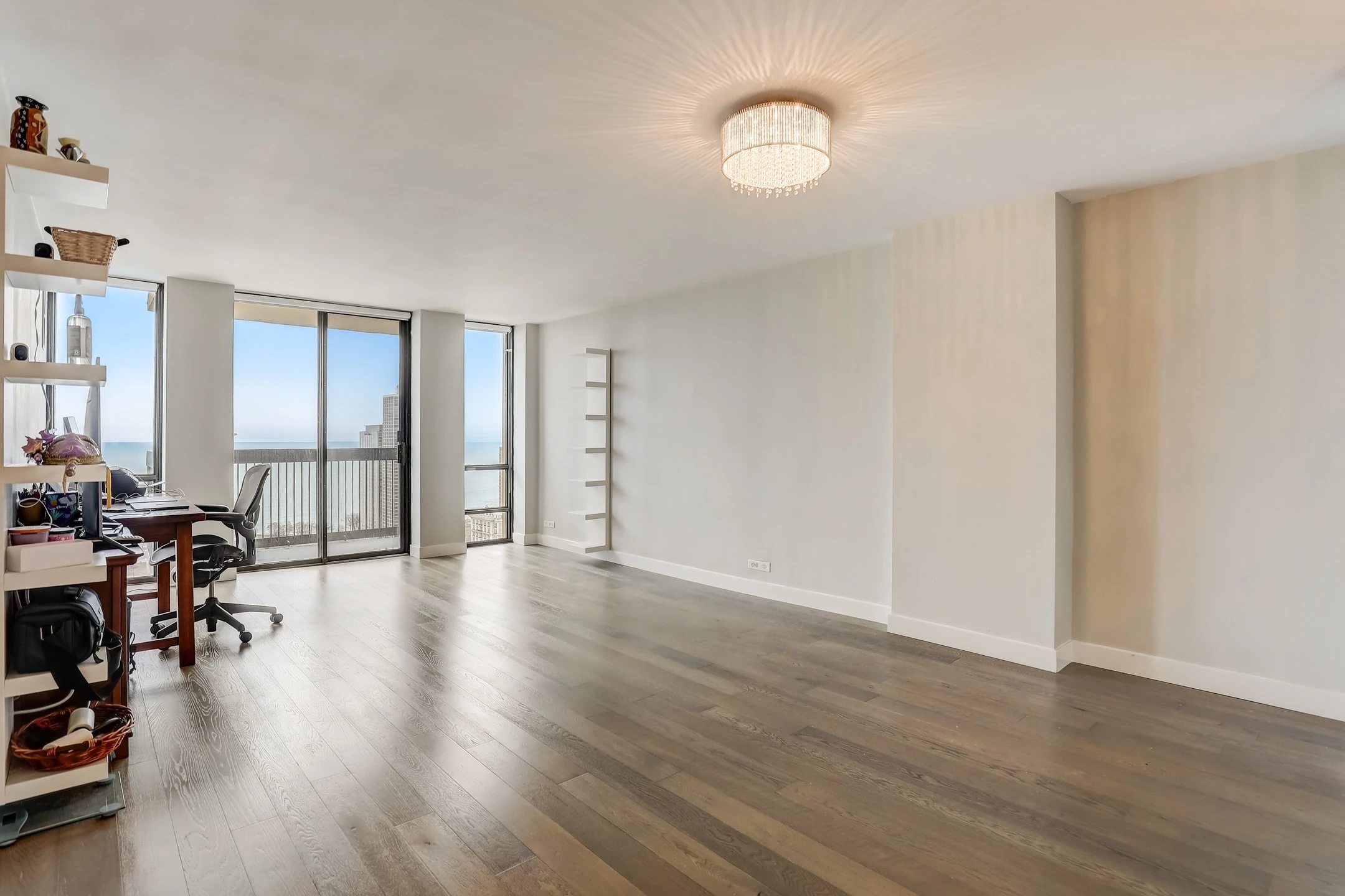 Chic Urban Living in Old Town - Renovated 1 Bed Condo with Lake Views!