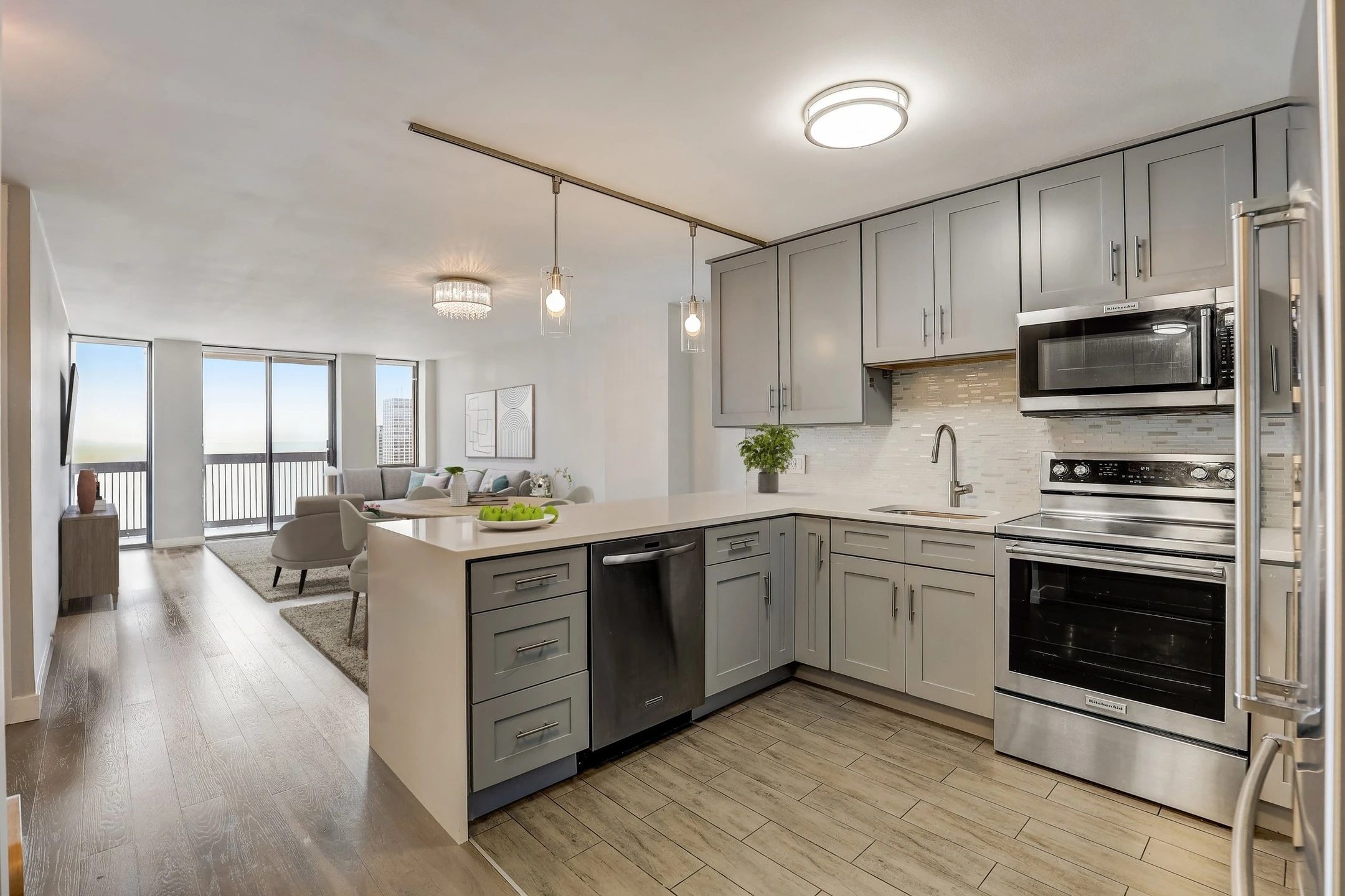 Chic Urban Living in Old Town - Renovated 1 Bed Condo with Lake Views!